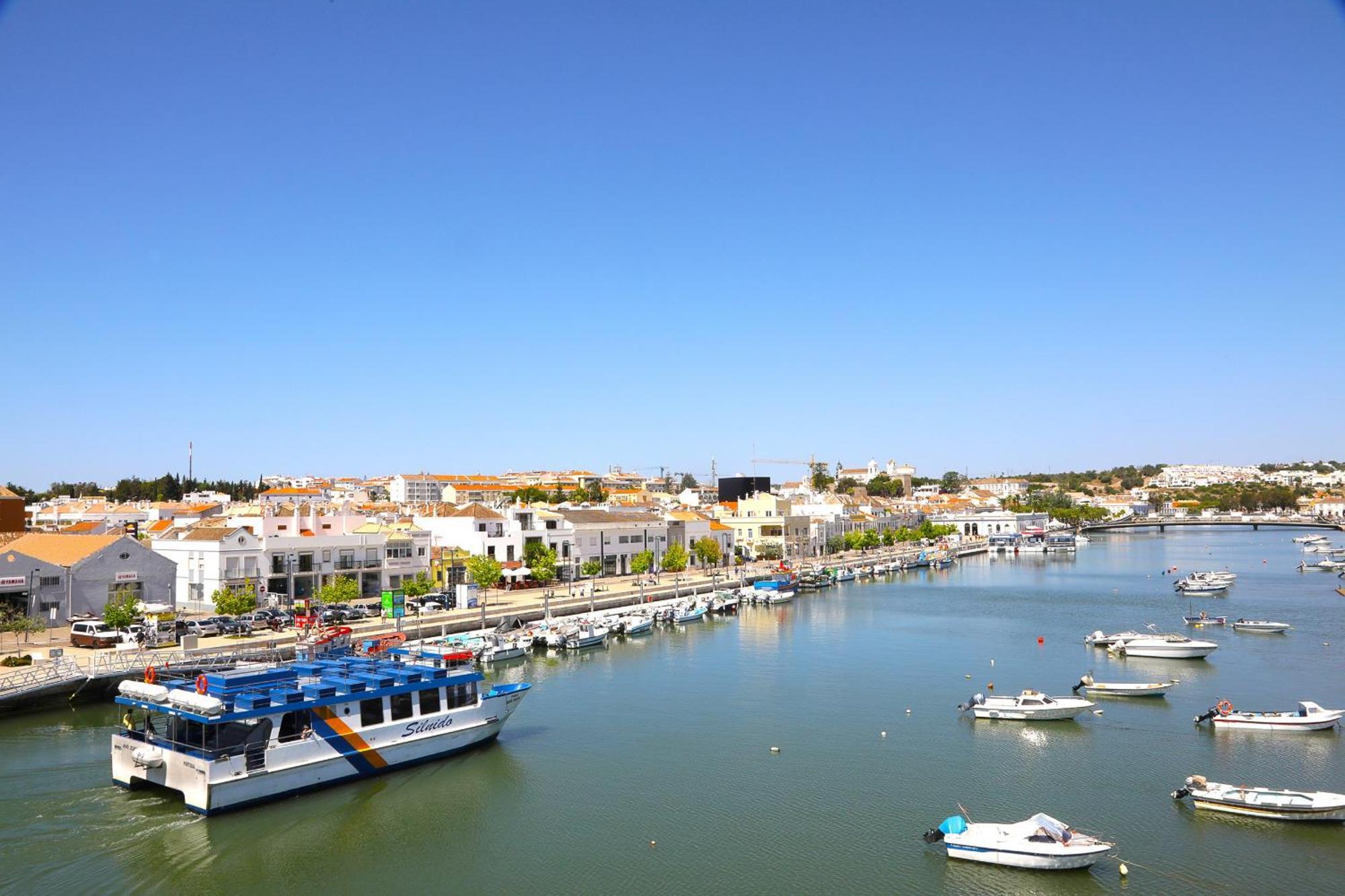 Villa Stylish Townhouse In Tavira Centre, Shared Pool Extérieur photo